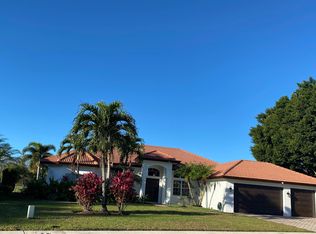 1920 S Club Dr, Wellington, FL 33414
