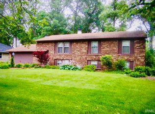 3111 Oakwood Dr, Fort Wayne, IN 46816