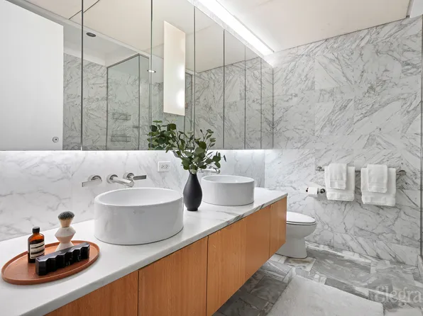 18 West 48th Street image 25 of 34