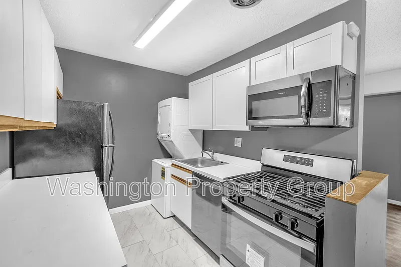 1 bed, 1.0 bath, 999 sqft, $1,199 — Photo 2