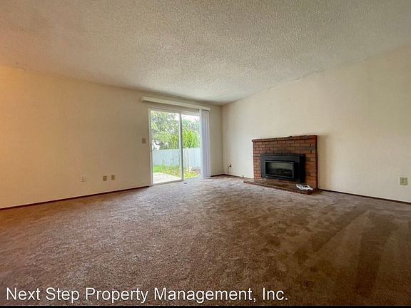 3rd image of 18340 NE Wasco St #11263372