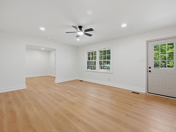5th image of 508 Crestview Dr