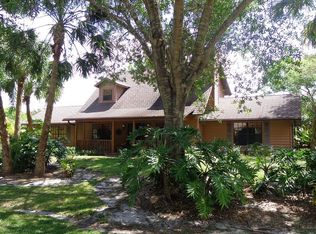 560 32nd Ct SW, Vero Beach, FL 32968