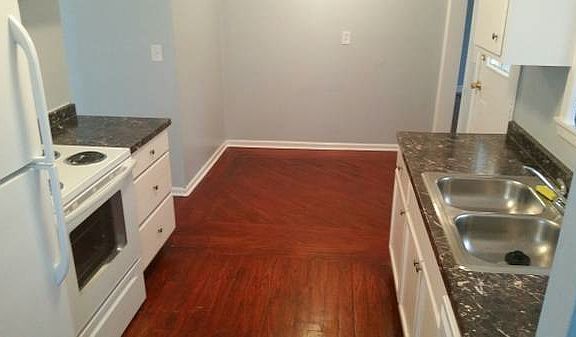 4th image of 2710 Wendell Ave