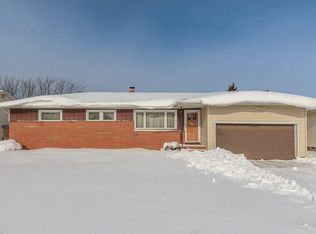 2552 Robinhood Dr, Parma, OH