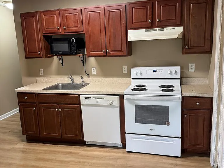201 W Main St #3 — Photo 13