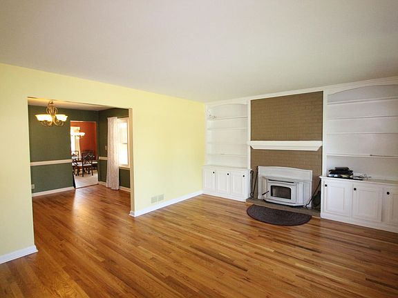 4th image of 10606 Helmsdale Ln