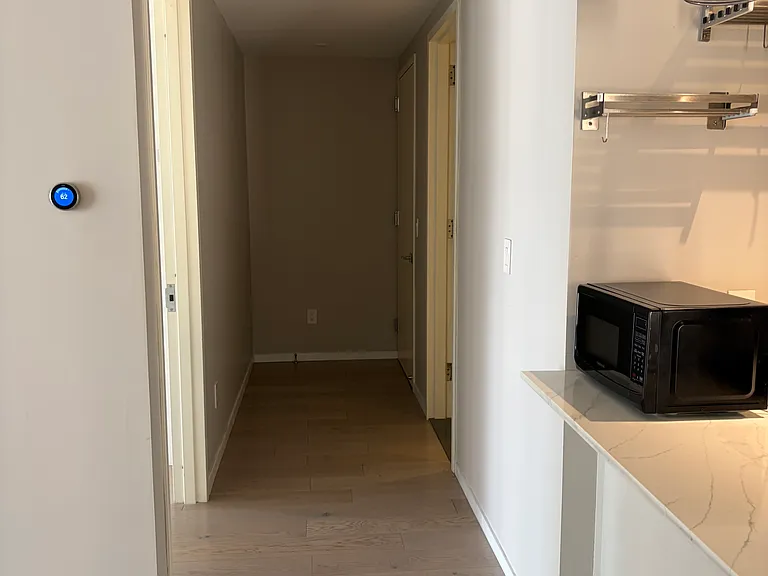 24-12 42nd Rd #7C — Photo 7