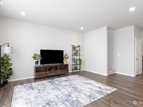 5th image of 18725 Emmons Court E