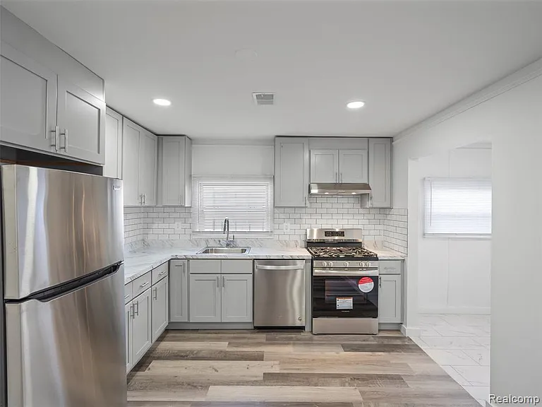 1741 E Woodward Heights Blvd — Photo 28