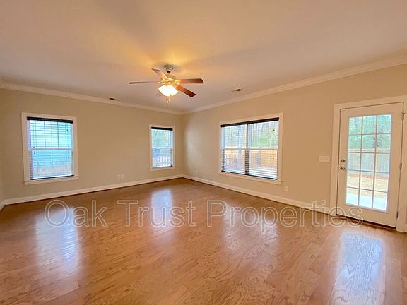 5th image of 310 Comiskey Park Cir