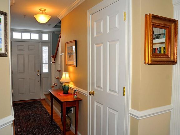 3rd image of 6 Sawyer Ln Unit B