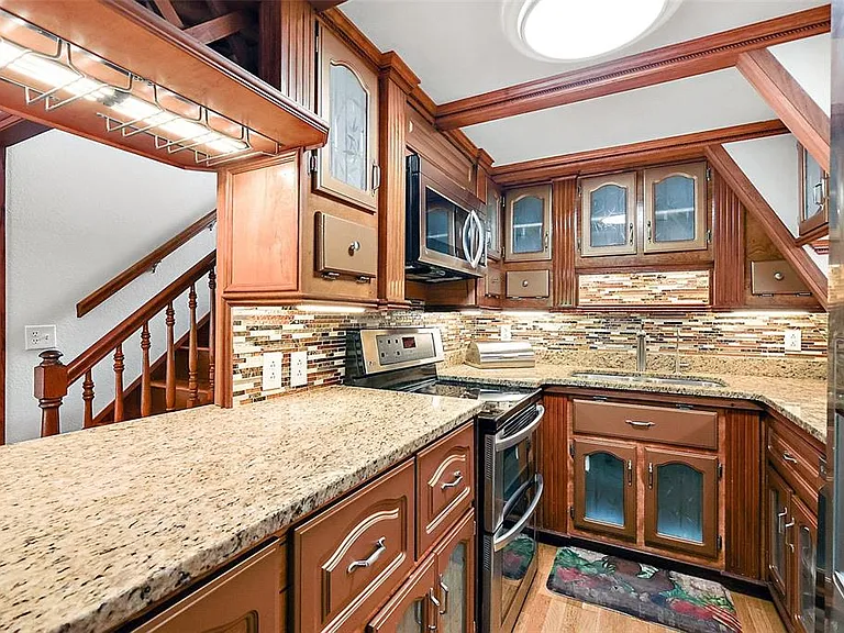 507 Lakeshore Dr — Photo 14