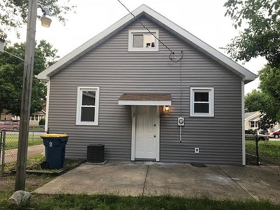 4th image of 1523 E 4th St