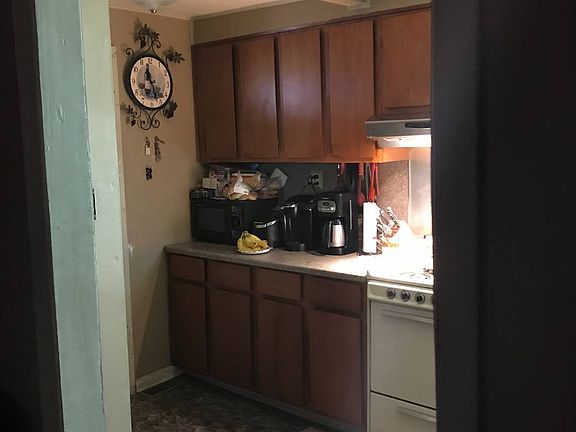 4th image of 27 Grandview Ave