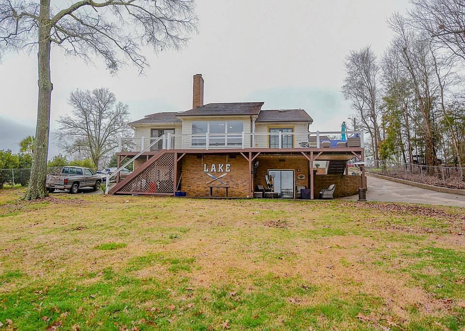 1st image of 310 Port Royal Dr