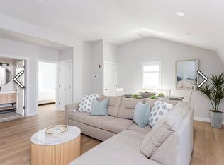 43 Franklin St #5, Newport, RI 02840