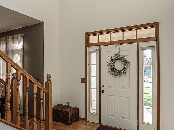 3rd image of 417 Maple Springs Dr
