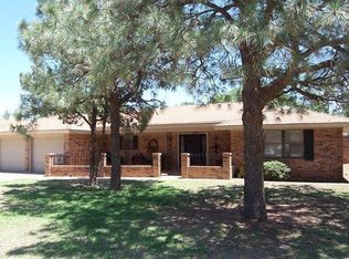2031 Longhorn Dr, Levelland, TX 79336