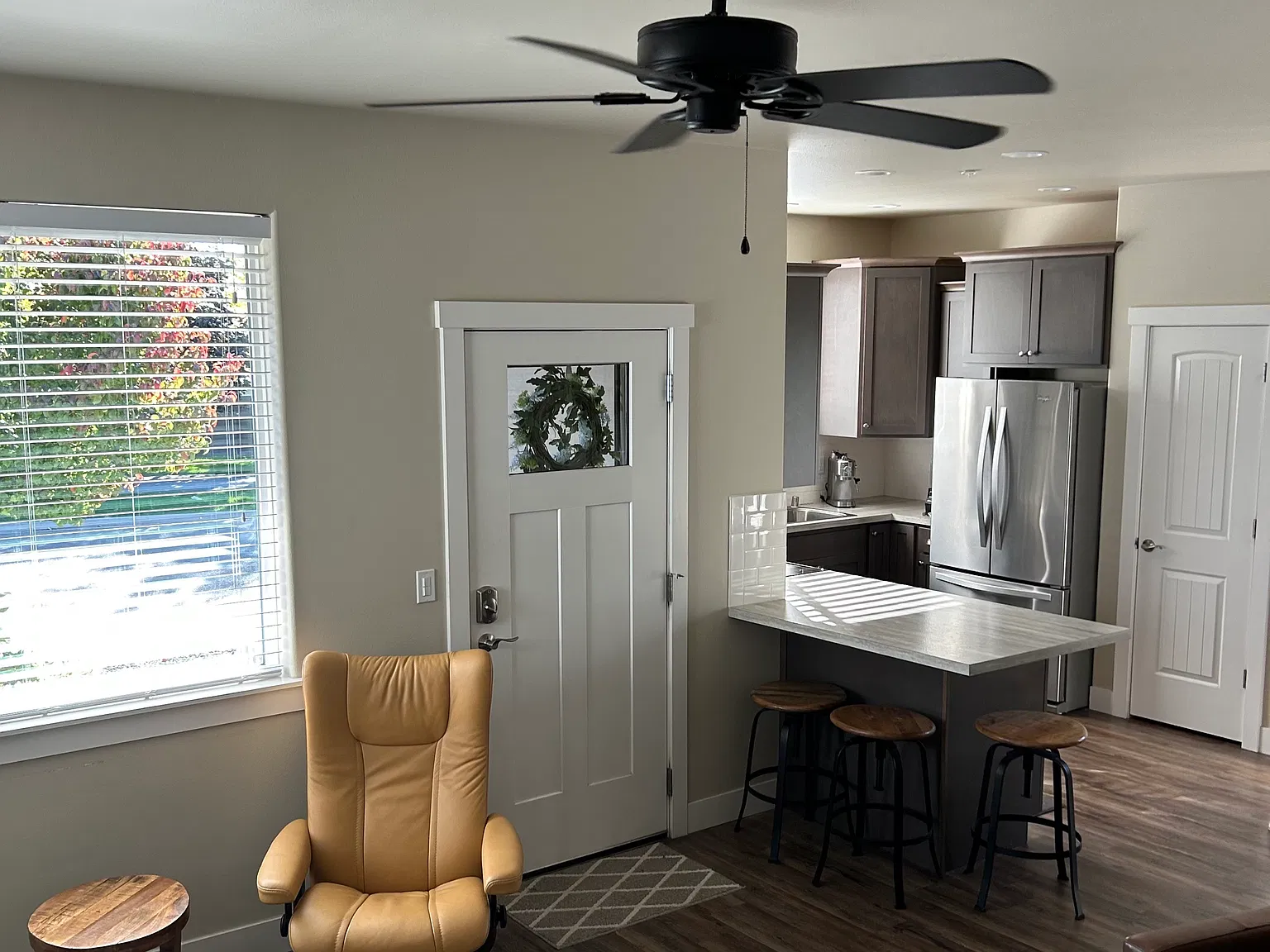 3 bed, 2.5 bath, 1600 sqft, $1,975 — Photo 4