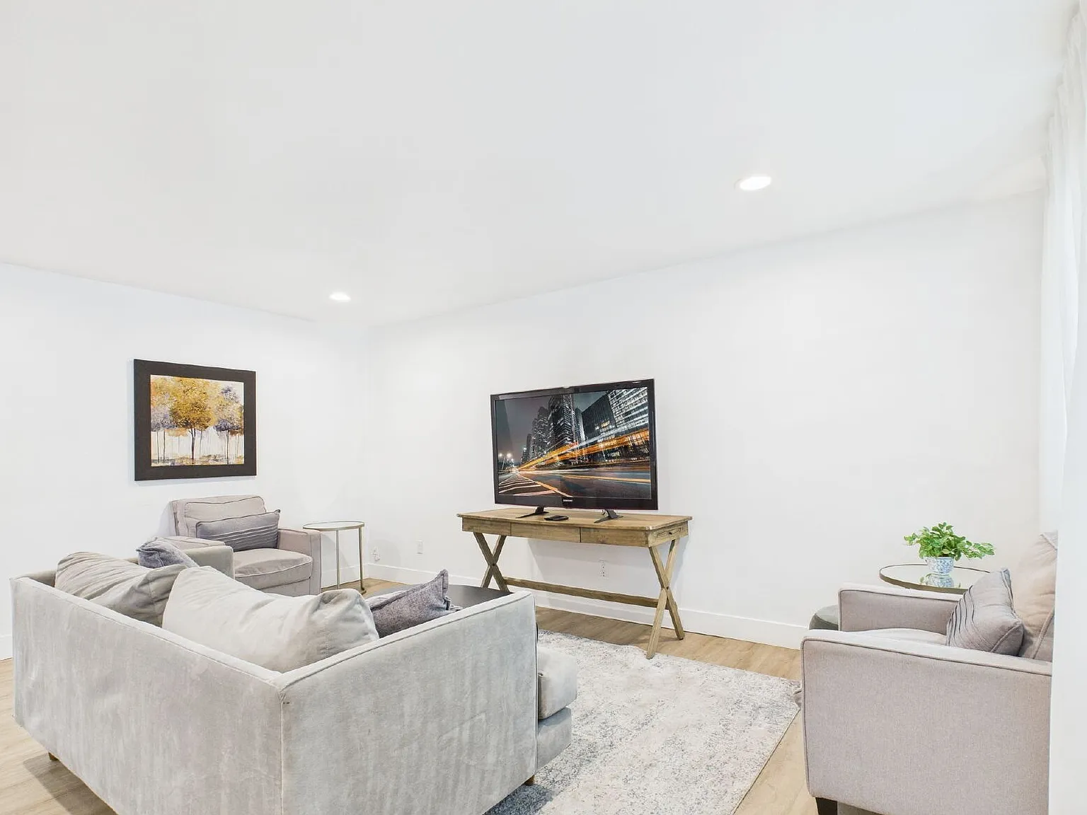 4 bed, 2.0 bath, 1496 sqft, $3,000 — Photo 4