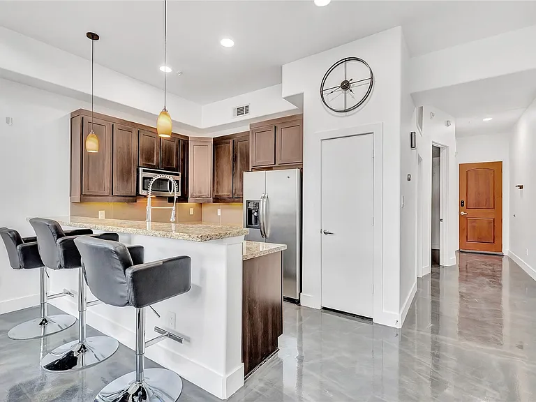 2323 Polk St #305 — Photo 8