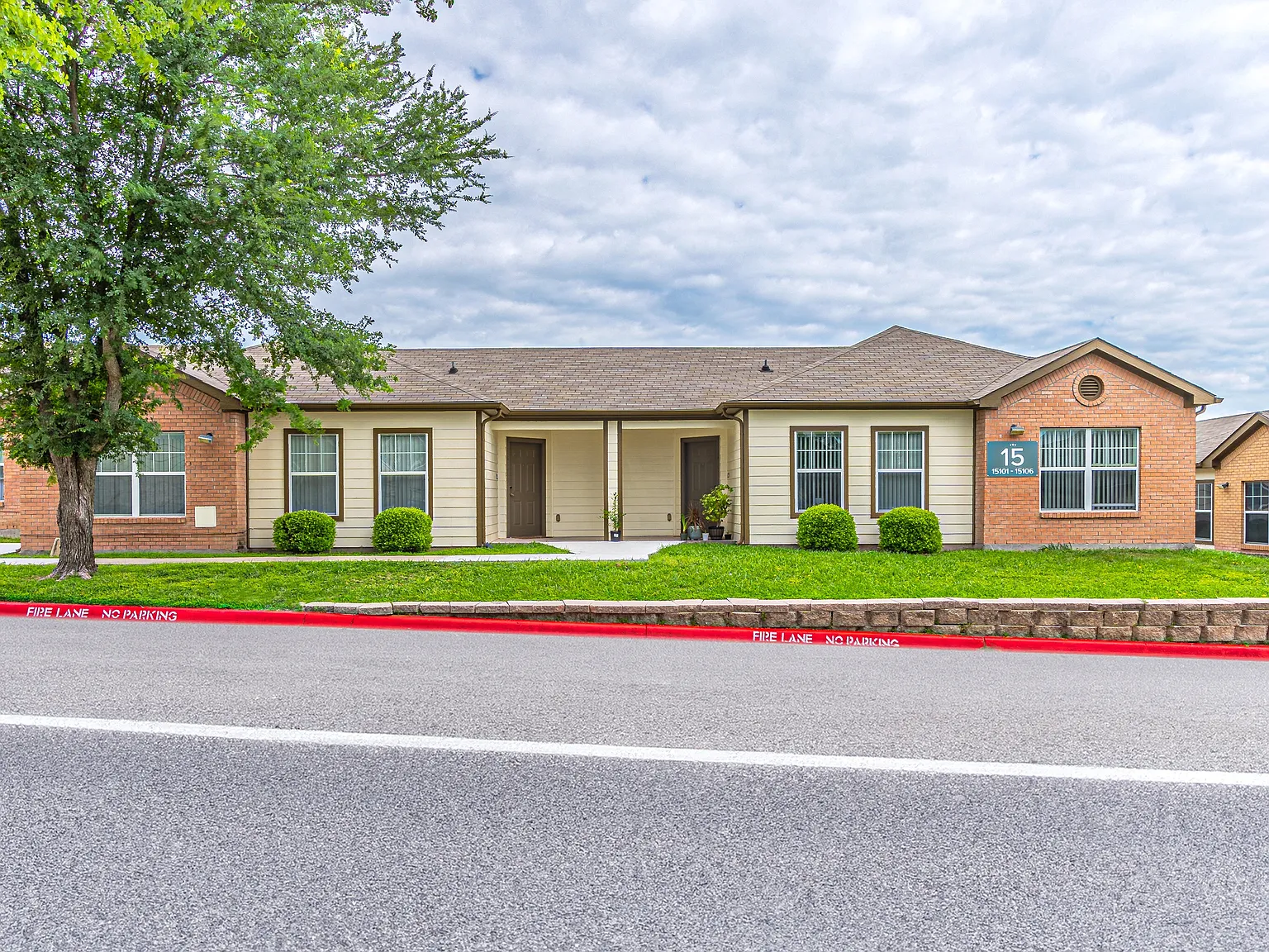 Park Manor Senior Apartments — Photo 4