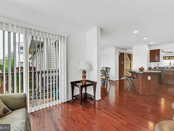 4th image of 7 Sunday Silence Ct