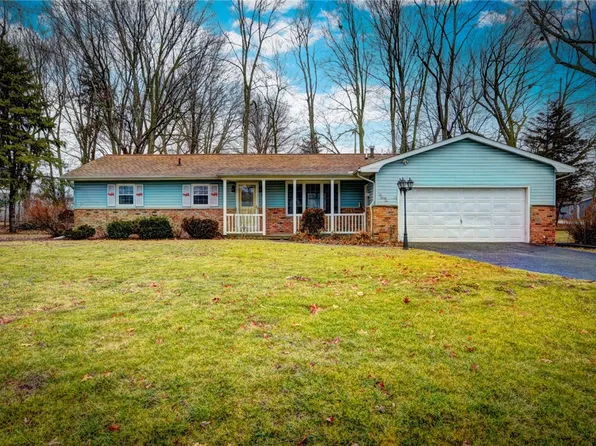 232 E Fitch St, Forsyth, IL 62535