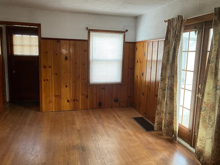 9810 Bunkum Rd — Photo 7