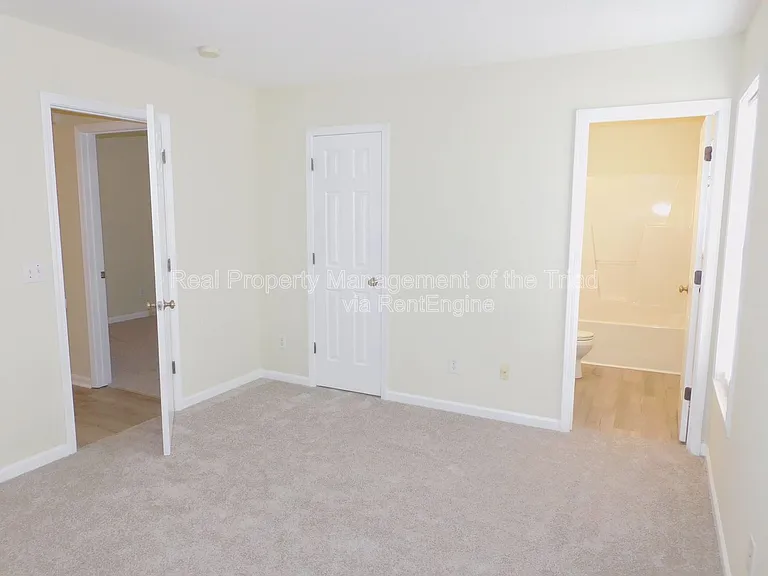 1856 Oakhurst Park Ln — Photo 16