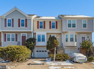 14725 Grobie Pond Ln, Centreville, VA 20120