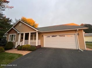 4 Country Club Dr, Gloversville, NY 12078