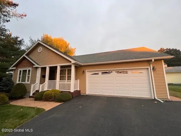 4 Country Club Drive, Gloversville, NY 12078