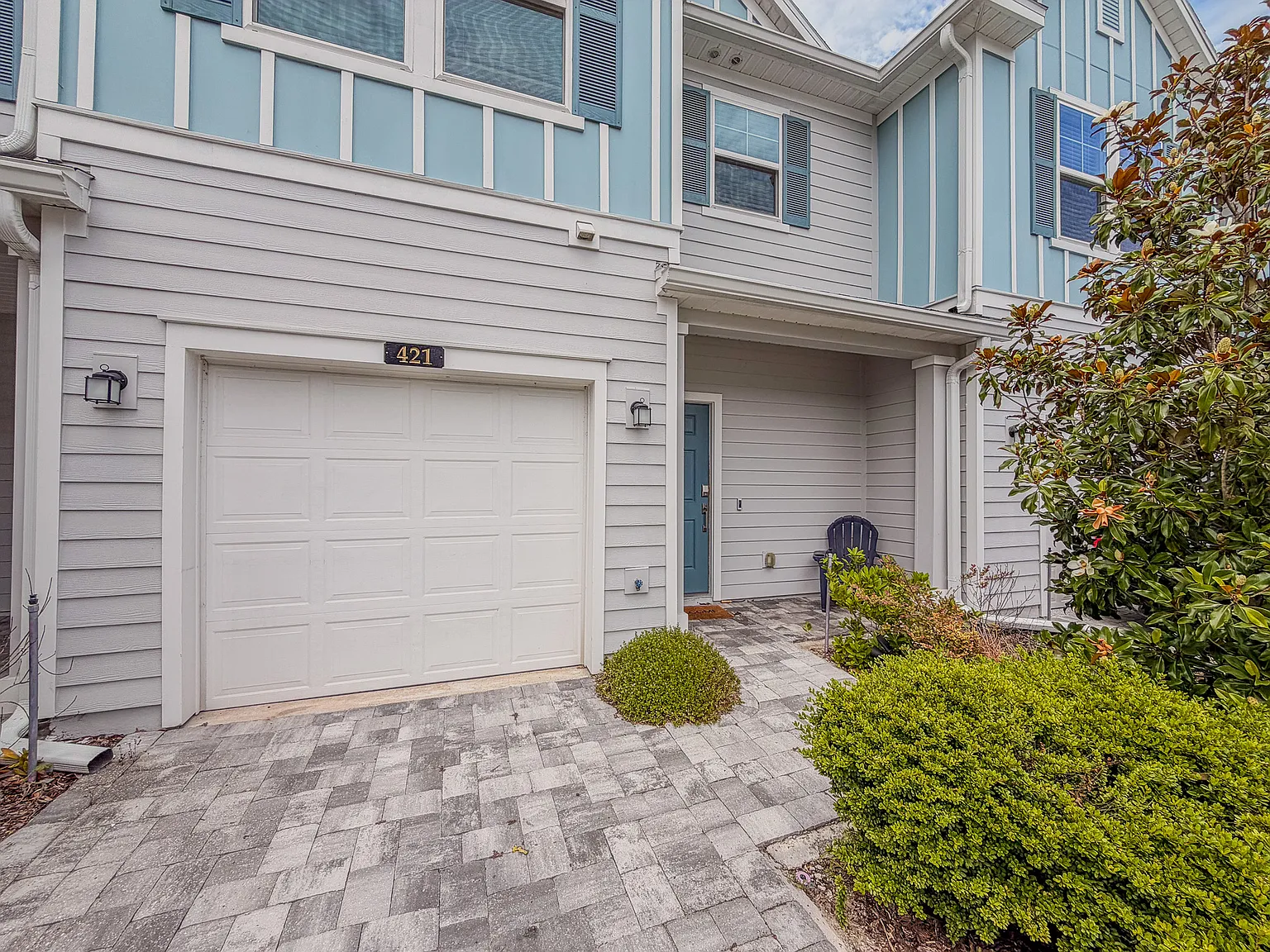 3 bed, 2.5 bath, 1751 sqft, $2,395 — Photo 3