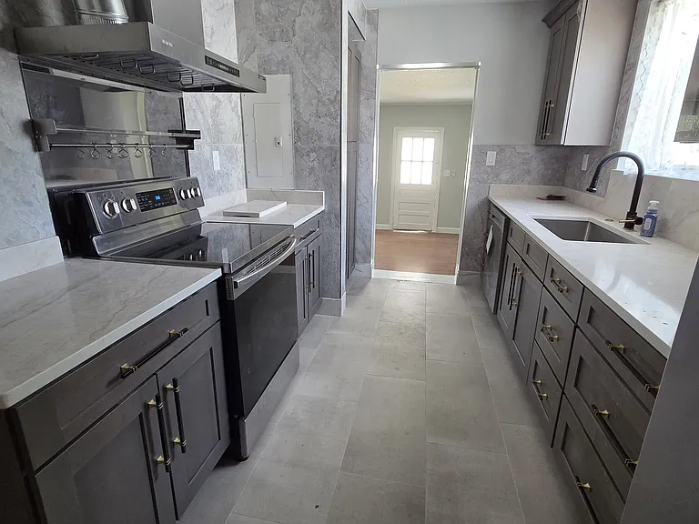 1243 Monterey St — Photo 23