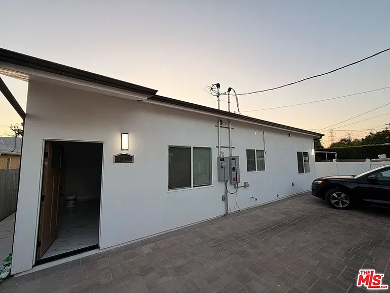 5822 Denny Ave — Photo 11
