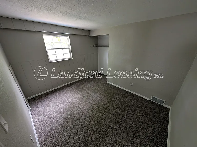 629 Vermont Dr — Photo 13