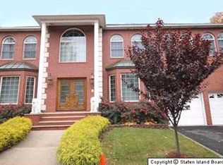 35 Fayann Ln, Staten Island, NY