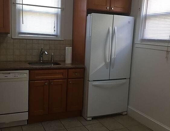 3rd image of 10 White Stone Pl Floor 2&3