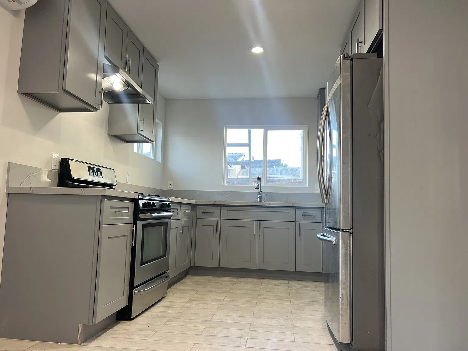 2 bed, 660 sqft, $2,750 — Photo 2