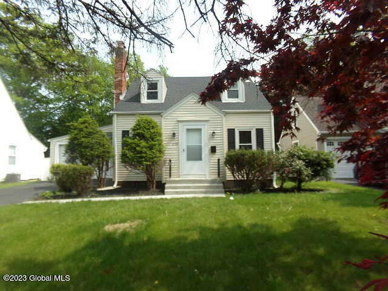 4th image of 1130 Van Curler Avenue