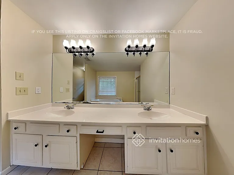 9320 N Lake Dr — Photo 22