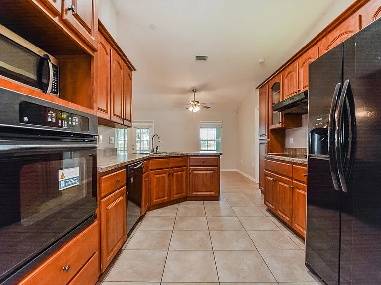 11546 Lake Dr — Photo 8