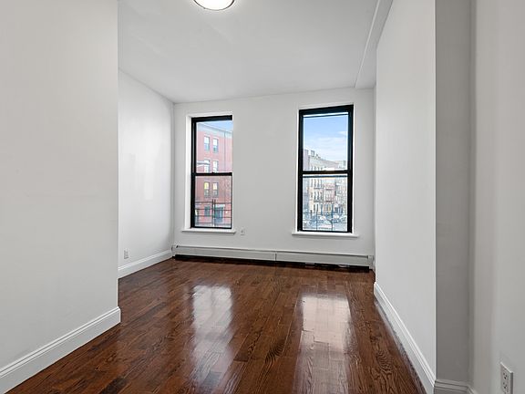 4th image of 659 Washington Ave #4