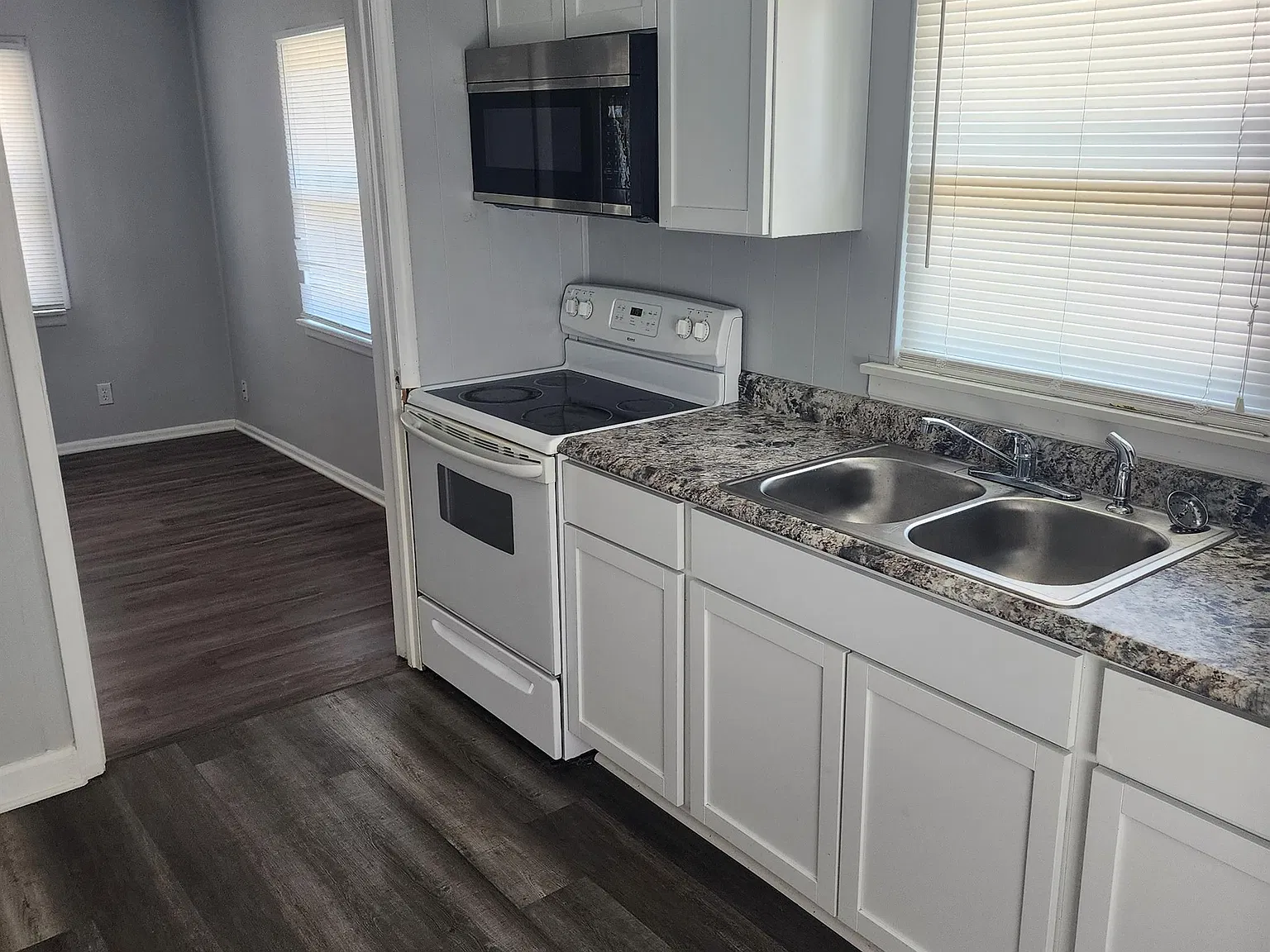 2027 Covert Avenue Apt. B - 1 — Photo 2