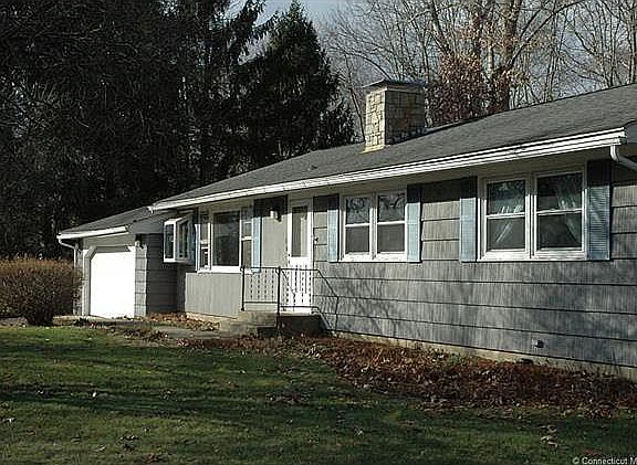 3rd image of 18 Stanley Dr