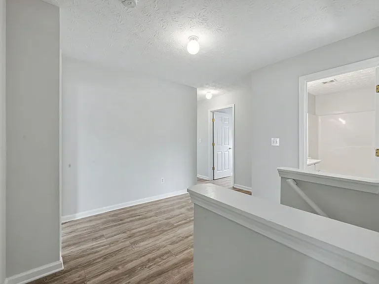290 Clairidge Ln — Photo 20
