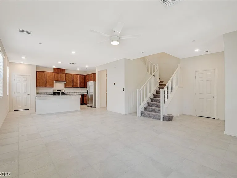 2615 Esposende St — Photo 10