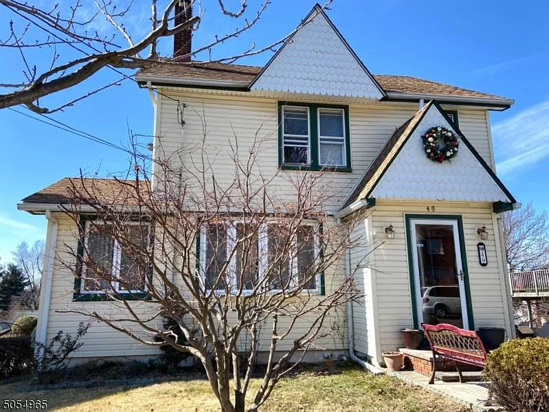 49 Belmohr St photo 1